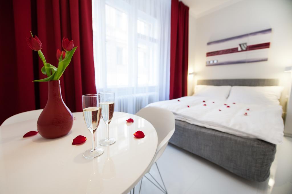 Honeymoon Ruterra Studio Prague Exterior photo